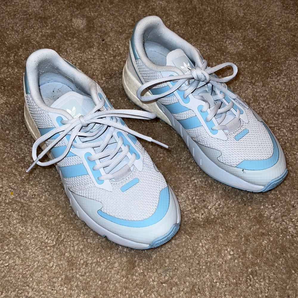 Women’s 7.5 Blue and white Adidas XZ sneaker
